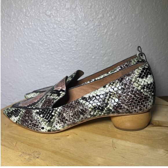 Jeffrey Campbell Viona-WD Snakeskin Print Leather Loafers Pointed Toe Size 10 - Picture 1 of 9